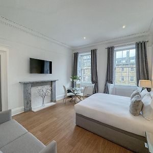 Deluxe Suite Spa Bath